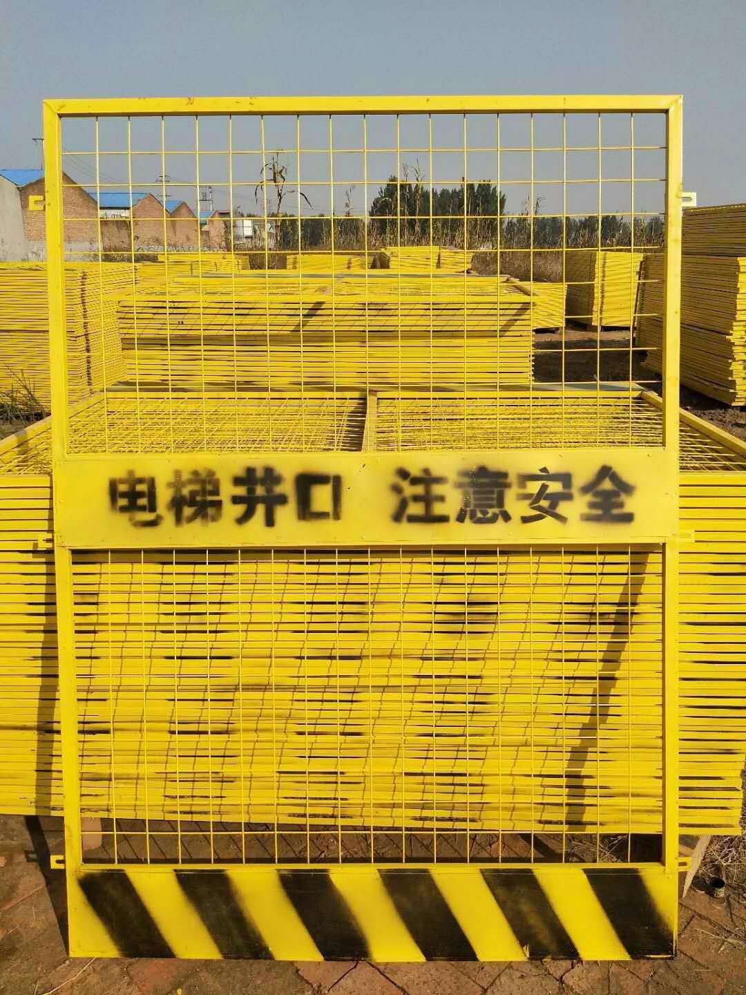 1522904225118384.jpg 護(hù)欄網(wǎng),市政護(hù)欄網(wǎng),欄網(wǎng)廠家