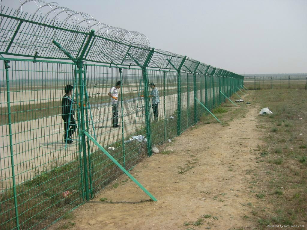 1523260490734595.jpg 護(hù)欄網(wǎng),市政護(hù)欄網(wǎng),欄網(wǎng)廠家