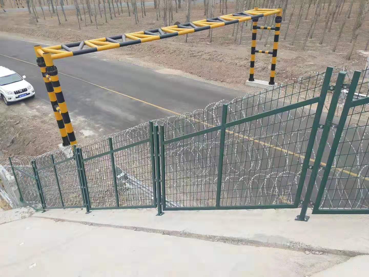 1565275543495545.jpg 護(hù)欄網(wǎng),市政護(hù)欄網(wǎng),欄網(wǎng)廠家