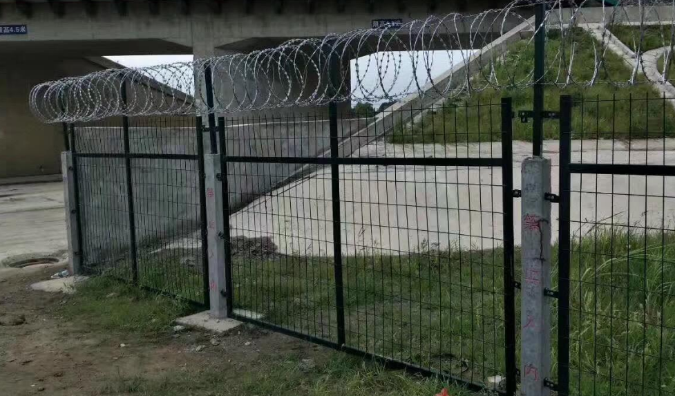 防爬鐵絲網(wǎng) 防爬鐵絲網(wǎng)