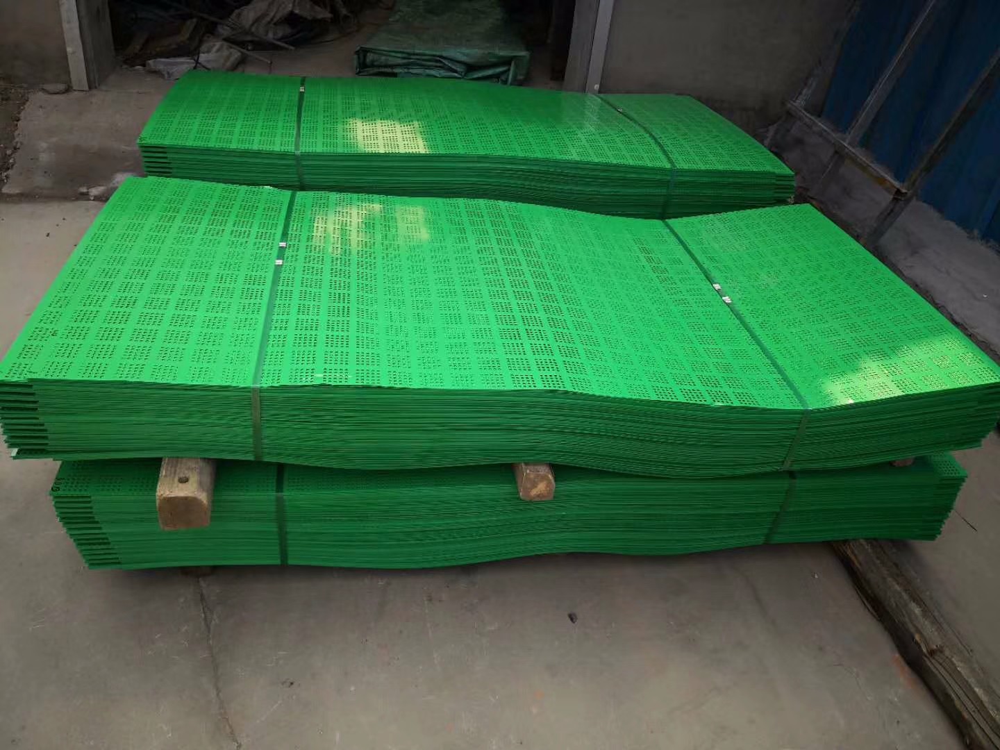 鋼板施工防護(hù)網(wǎng) 鋼板施工防護(hù)網(wǎng)